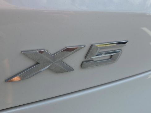 Used 2021 BMW X5 xDrive40i w/ M Sport Package image 18