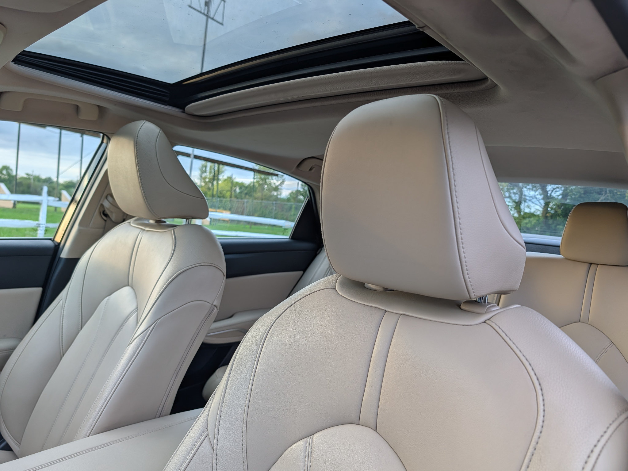 Used 2019 Toyota Avalon XLE w/ Moonroof Package FWD image 15
