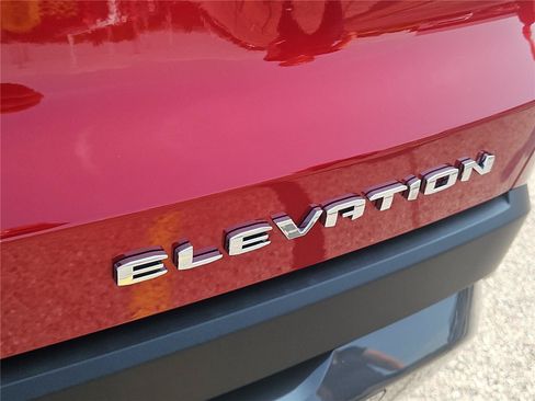 New 2027 GMC Terrain Elevation w/ Elevation Premium Package FWD image 7