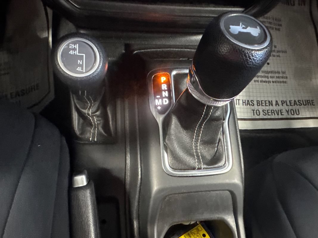 Used 2021 Jeep Wrangler Unlimited Sahara AWD/4WD image 27