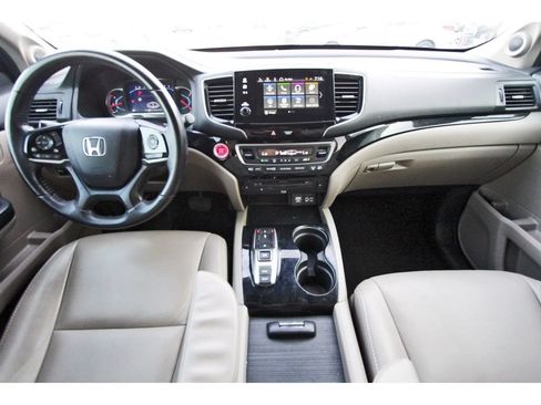 Used 2020 Honda Pilot Touring image 10