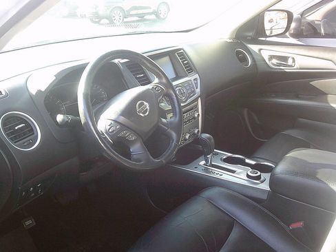 Used 2019 Nissan Pathfinder SL image 6