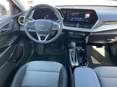 New 2026 Chevrolet Trax LT w/ Midnight Edition FWD image 15