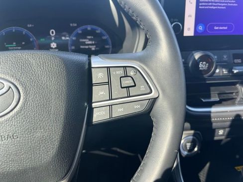 Used 2024 Toyota Grand Highlander Limited image 17