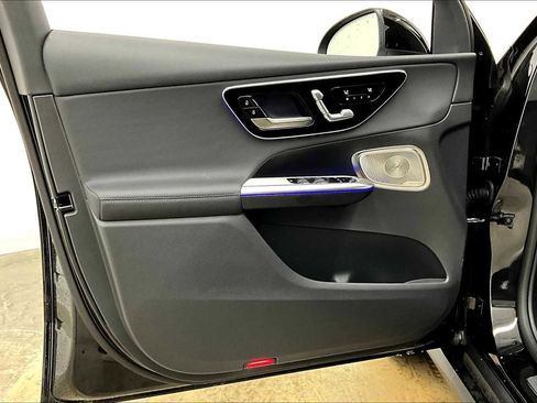 Used 2025 Mercedes-Benz GLC 300 image 10