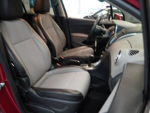 Used 2015 Chevrolet Trax LT w/ LT Sun and Sound Package FWD image 34