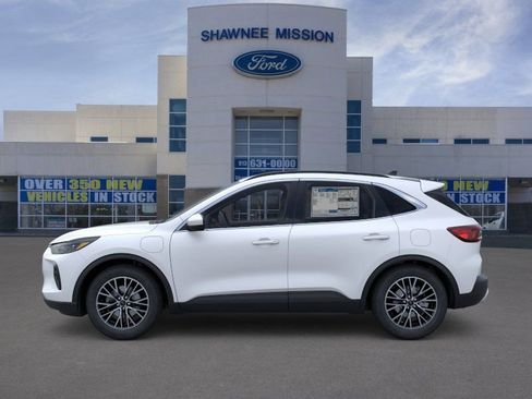 New 2026 Ford Escape SE w/ PHEV Premium Package FWD image 3