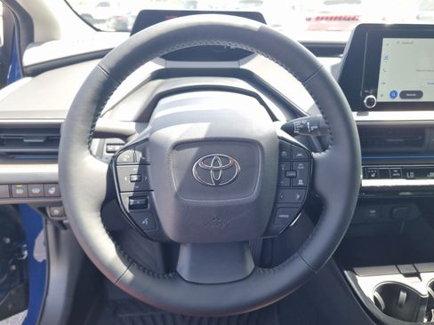 Used 2026 Toyota Prius XLE FWD image 23
