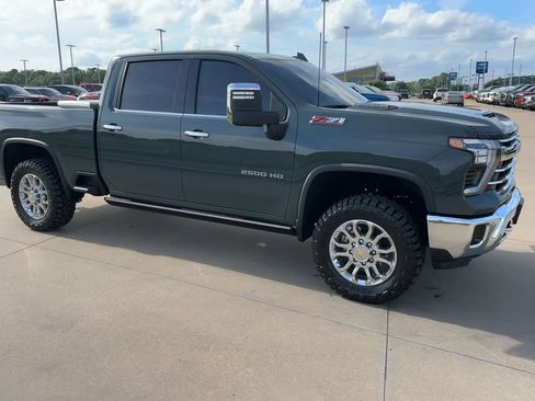 Used 2025 Chevrolet Silverado 2500 LTZ w/ LTZ Premium Package AWD/4WD image 2