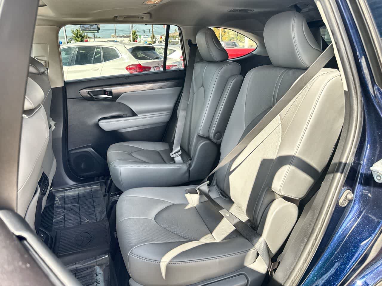 Used 2021 Toyota Highlander Limited AWD/4WD image 12