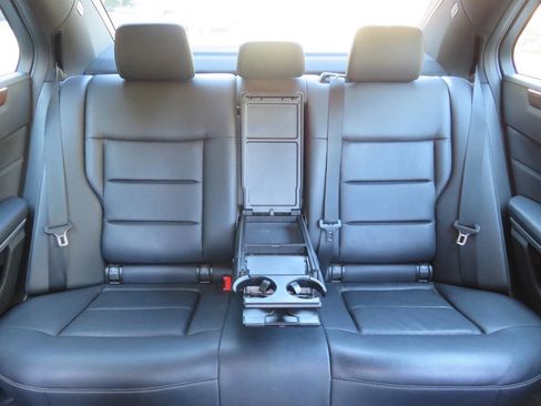 Used 2014 Mercedes-Benz E 350 E 350 Sport 4MATIC AWD 4dr Sed image 21