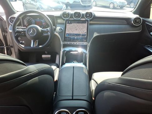Used 2024 Mercedes-Benz GLC 300 4MATIC image 29