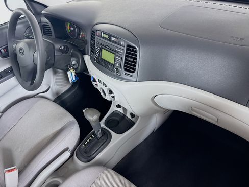 Used 2009 Hyundai Accent GLS w/ Premium Pkg 6 FWD image 33