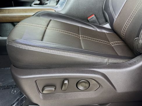 Used 2024 Chevrolet Silverado 3500 High Country w/ High Country Premium Package AWD/4WD image 22