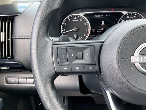 Certified 2025 Nissan Pathfinder S image 10