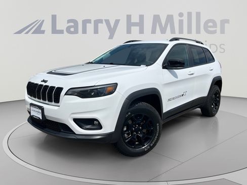 Used 2022 Jeep Cherokee Latitude AWD/4WD image 1