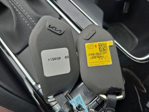 Used 2025 Kia Telluride SX image 35