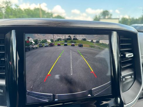 Used 2019 RAM 1500 Laramie AWD/4WD image 19