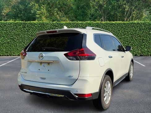 Used 2019 Nissan Rogue SV image 3