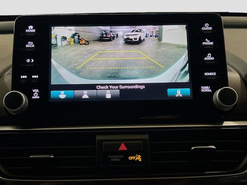 Used 2018 Honda Accord Sport image 9