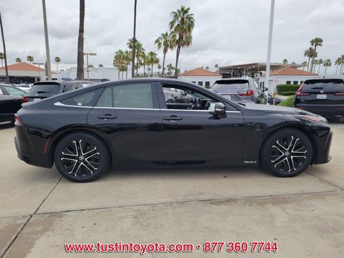 Used 2023 Toyota Mirai w/ Toyota Teammate Package image 3