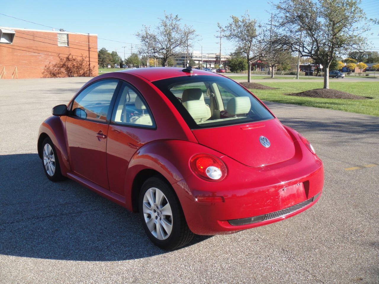 Used 2010 Volkswagen Beetle Red Rock FWD image 8