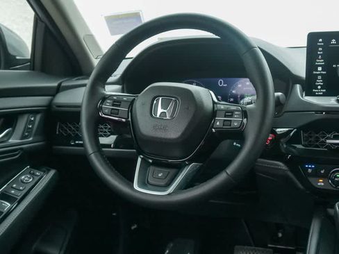 Used 2025 Honda Accord Touring image 14