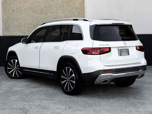 Used 2021 Mercedes-Benz GLB 250 4MATIC w/ Premium Package image 12