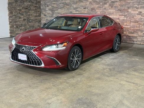 Used 2025 Lexus ES 300h w/ Premium Package image 5
