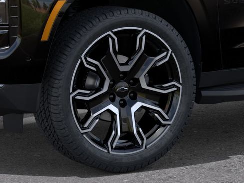 New 2026 Chevrolet Suburban RST w/ RST Capability Package AWD/4WD image 33
