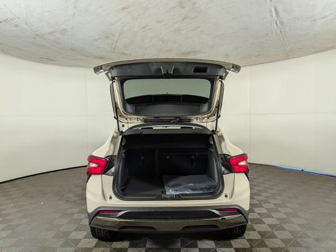 Used 2026 Chevrolet Trax ACTIV w/ Driver Confidence Package FWD image 9