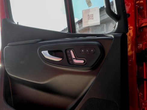 Used 2025 Mercedes-Benz Sprinter 2500 image 14