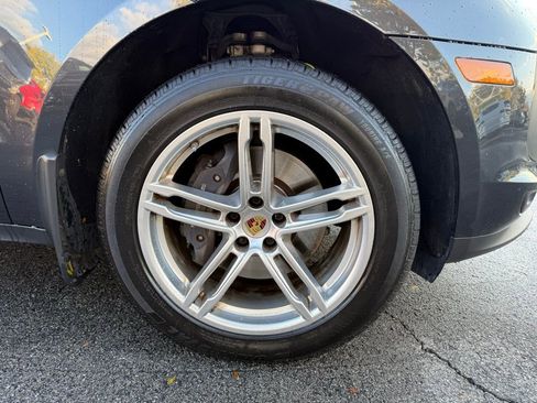 Used 2021 Porsche Macan image 29