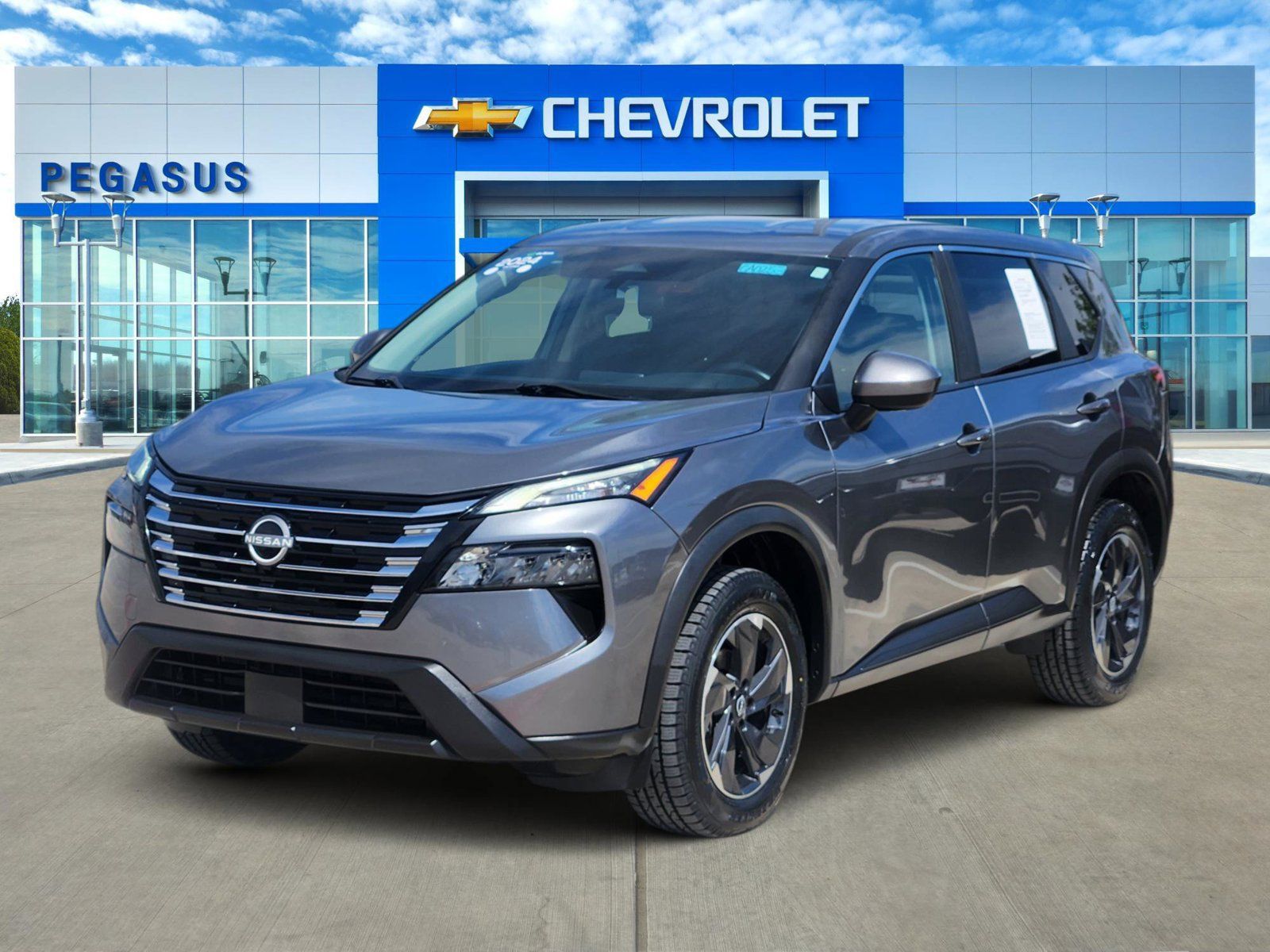 Used 2024 Nissan Rogue SV FWD image 2