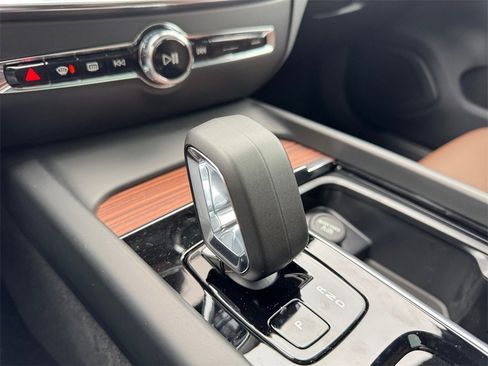 New 2026 Volvo V60 B5 Cross Country Plus w/ Protection Package Premier image 16