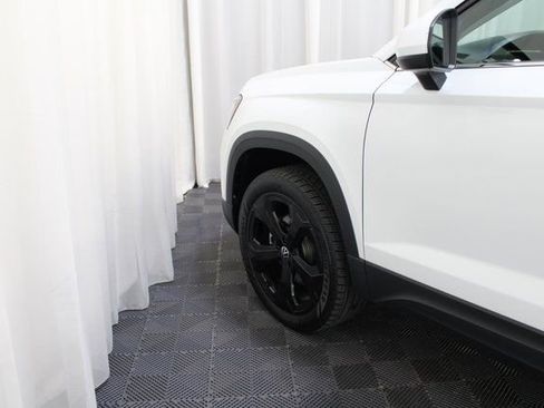 New 2025 Volkswagen Taos SEL AWD/4WD image 22
