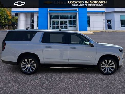 New 2026 Chevrolet Suburban Premier AWD/4WD image 4