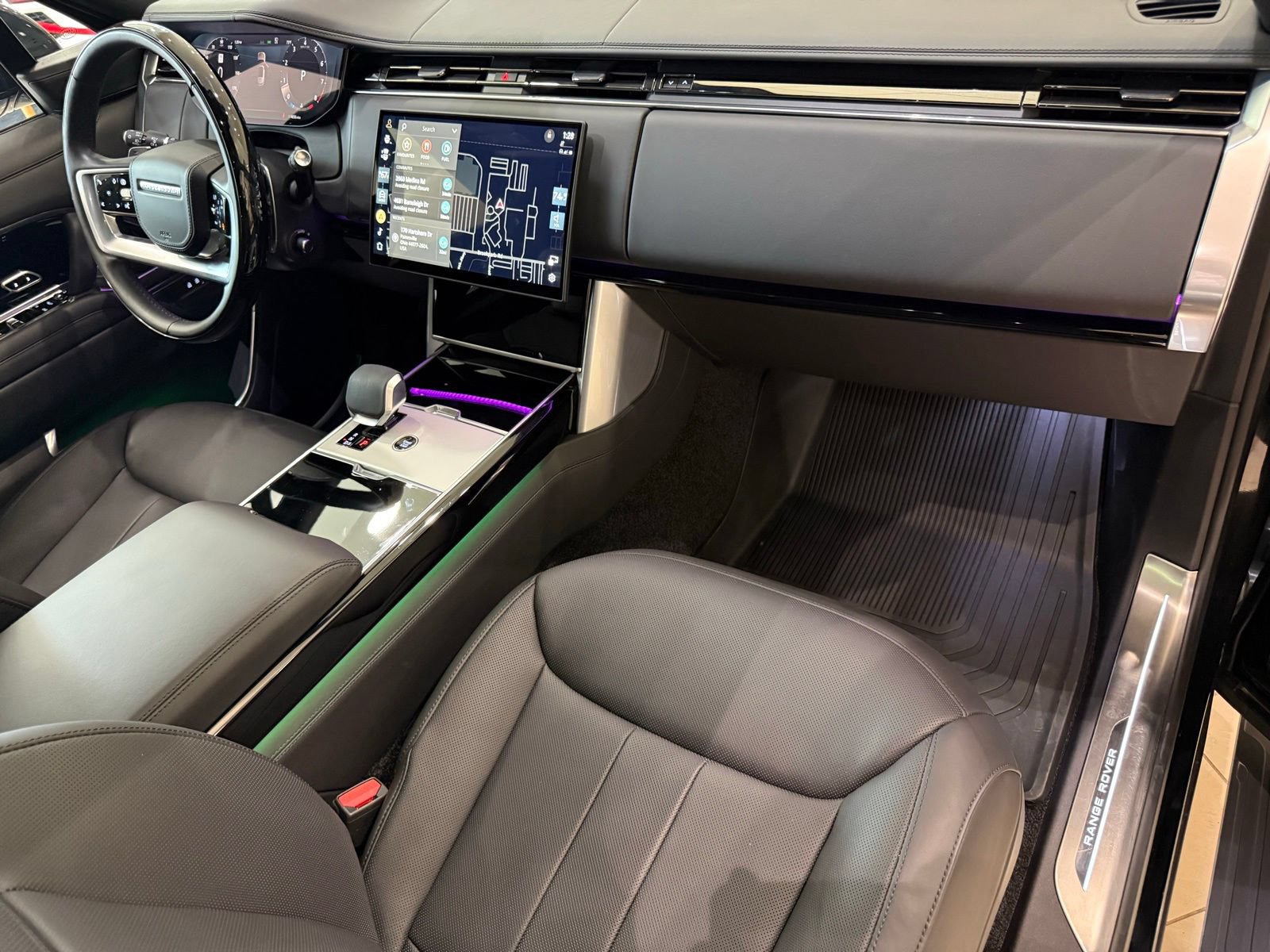 New 2025 Land Rover Range Rover Long Wheelbase SE AWD/4WD image 19
