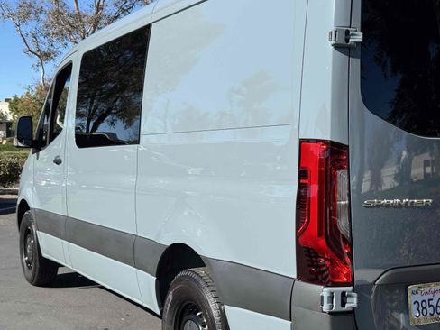 Used 2023 Mercedes-Benz Sprinter 2500 image 37