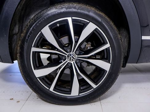 Used 2024 Volkswagen Atlas Cross Sport SEL Premium R-Line image 34