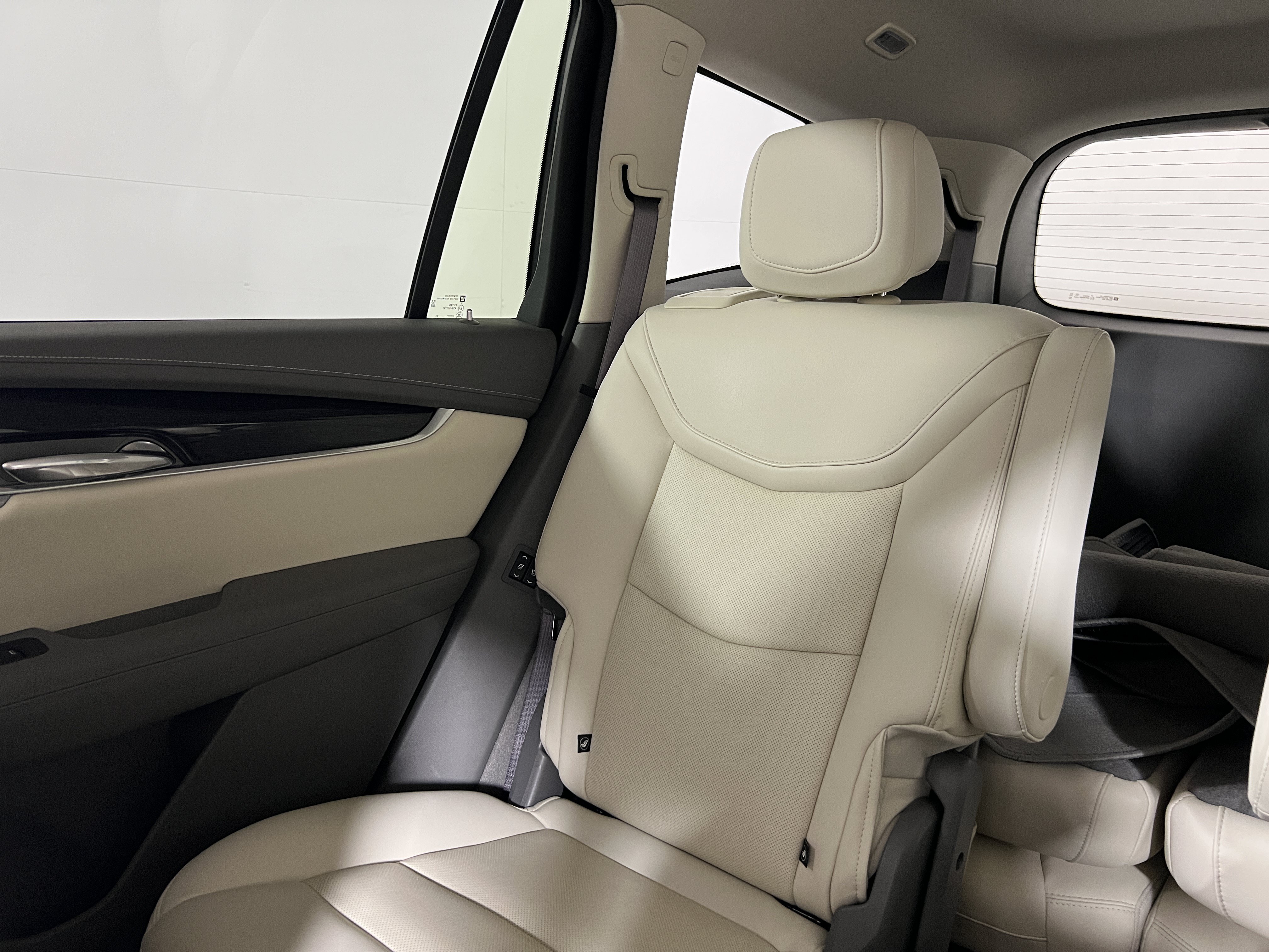 Used 2024 Cadillac XT6 Premium Luxury w/ Technology Package FWD image 13
