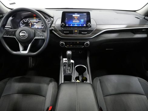Used 2024 Nissan Altima 2.5 SV FWD image 9