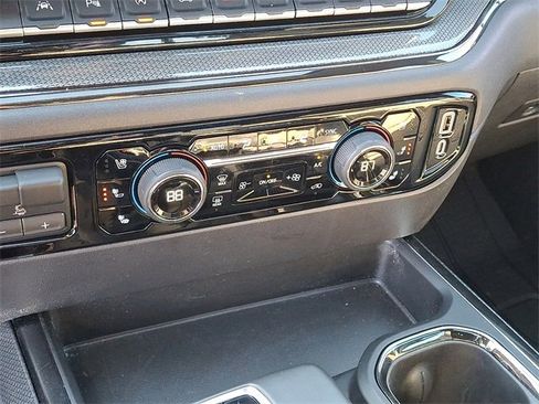 Used 2024 Chevrolet Silverado 1500 ZR2 image 13