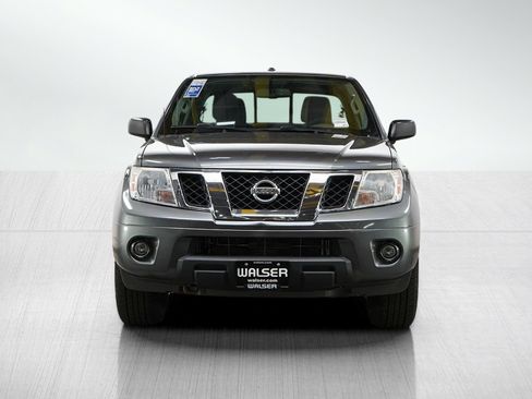 Used 2016 Nissan Frontier SV w/ SV Value Truck Package AWD/4WD image 8