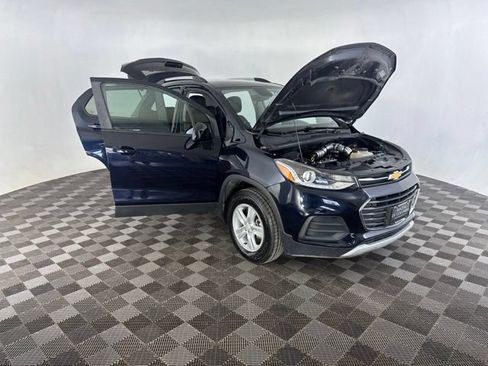 Used 2022 Chevrolet Trax LT w/ Driver Confidence Package AWD/4WD image 12