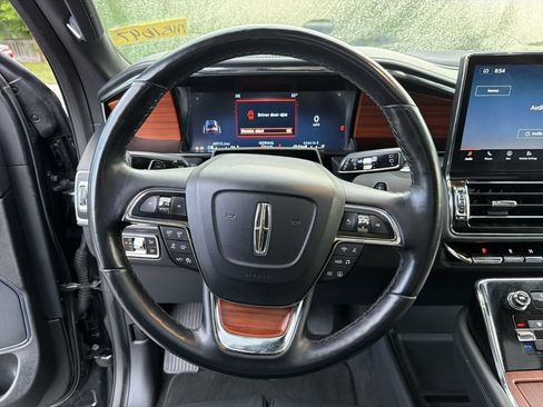 Used 2024 Lincoln Navigator Reserve AWD/4WD image 22