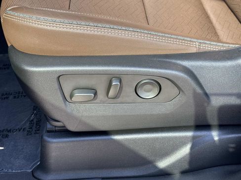 Used 2023 Chevrolet Tahoe High Country w/ Advanced Technology Package image 15