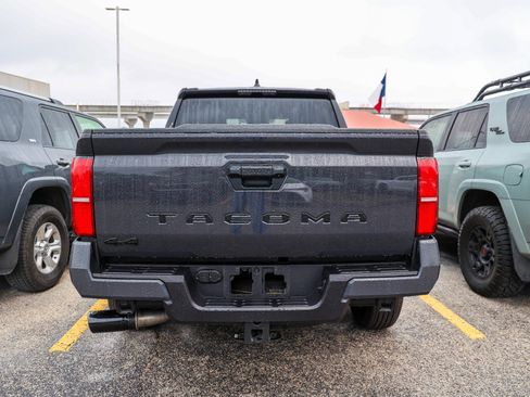 Used 2025 Toyota Tacoma SR5 AWD/4WD image 8