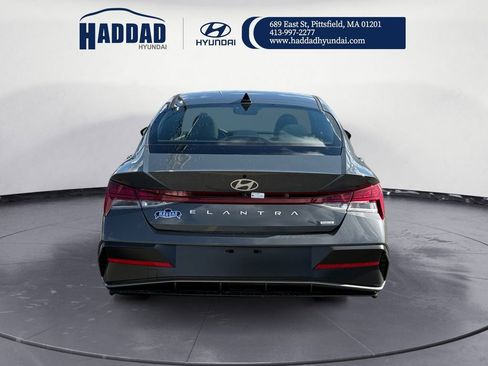New 2025 Hyundai Elantra Limited w/ Cargo Package image 5