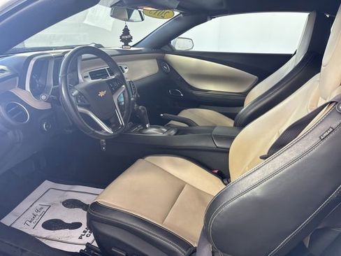 Used 2015 Chevrolet Camaro LT RWD image 2